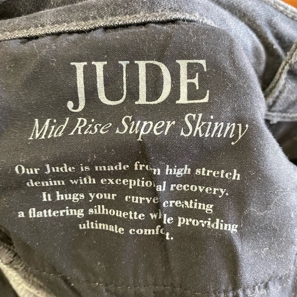 Black Orchid Dark Shadow Jude Mid Rise Super Skinny Jeans - Picture 8 of 9